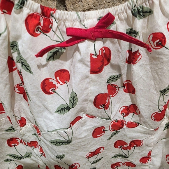 🍒 Hell Bunny White Blouse with Red Cherry Pattern - Picture 4 of 7